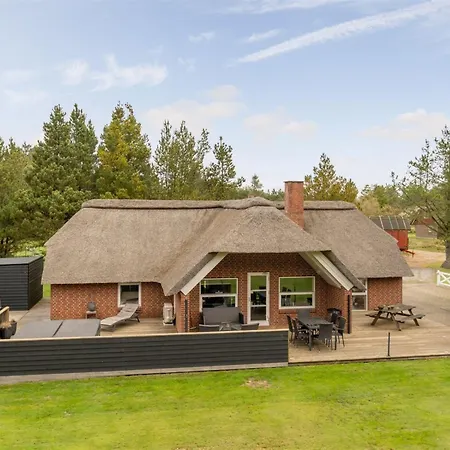Vakantiehuis Rietrikki - 2-4km From The Sea By Interhome